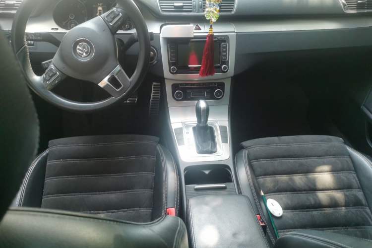 Used Volkswagen FAW-Volkswagen CC 2012 1.8TSI Luxury Model Center Console