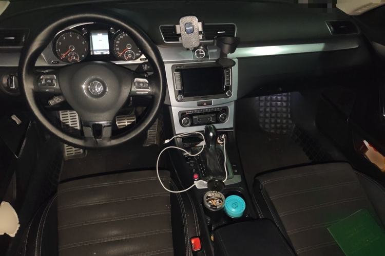 Used Volkswagen FAW-Volkswagen CC 2012 2.0 TSI Ultimate Edition Center Console