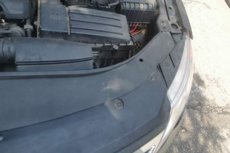 Used Volkswagen FAW-Volkswagen CC 2012 1.8TSI Luxury Model Engine Bay Left