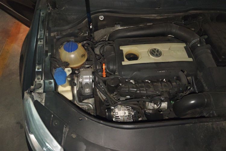 Used Volkswagen FAW-Volkswagen CC 2012 2.0 TSI Ultimate Edition Engine Bay Right