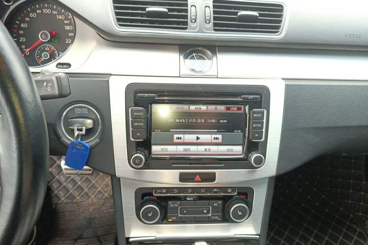 Used Volkswagen FAW-Volkswagen CC 2012 2.0 TSI Luxury Model Audio And AC Panel