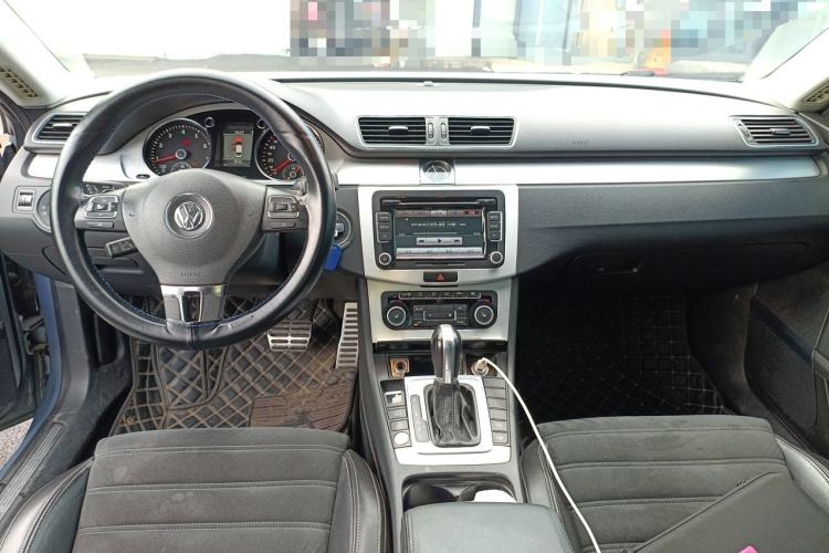 Used Volkswagen FAW-Volkswagen CC 2012 2.0 TSI Luxury Model Center Console