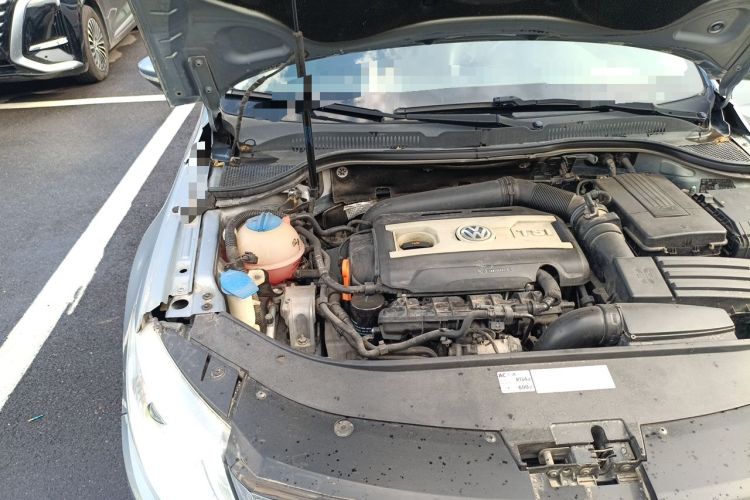 Used Volkswagen FAW-Volkswagen CC 2012 2.0 TSI Luxury Model Engine Bay Right