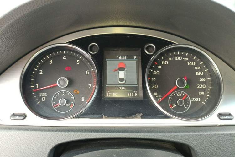 Used Volkswagen FAW-Volkswagen CC 2012 2.0 TSI Luxury Model Instrument Cluster