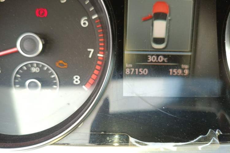 Used Volkswagen FAW-Volkswagen CC 2012 2.0 TSI Luxury Model Odometer Close Up