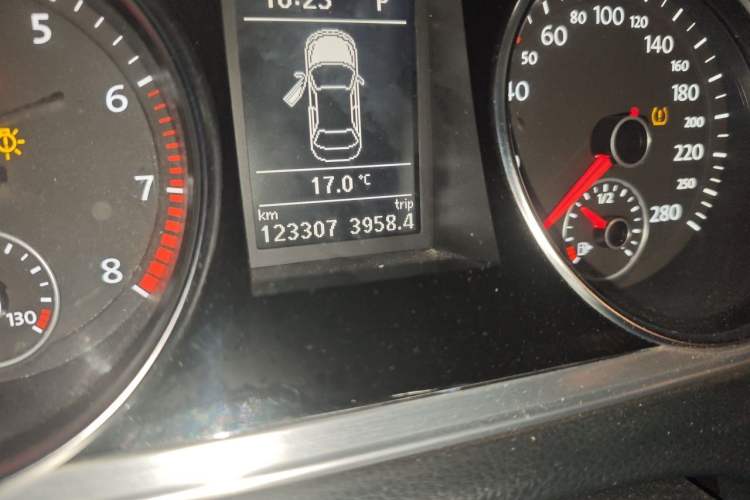 Used Volkswagen FAW-Volkswagen CC 2012 1.8TSI Prestige Model Odometer Close Up