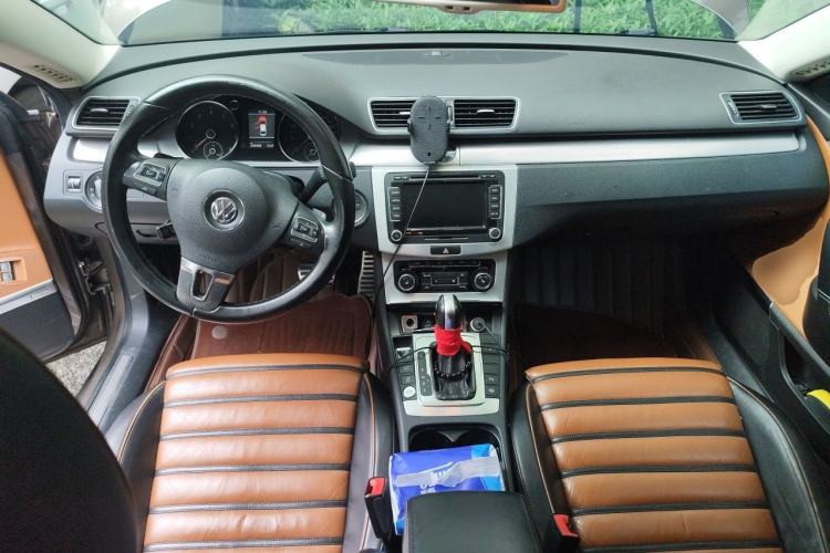 Used Volkswagen FAW-Volkswagen CC 2012 3.0 FSI V6 Center Console