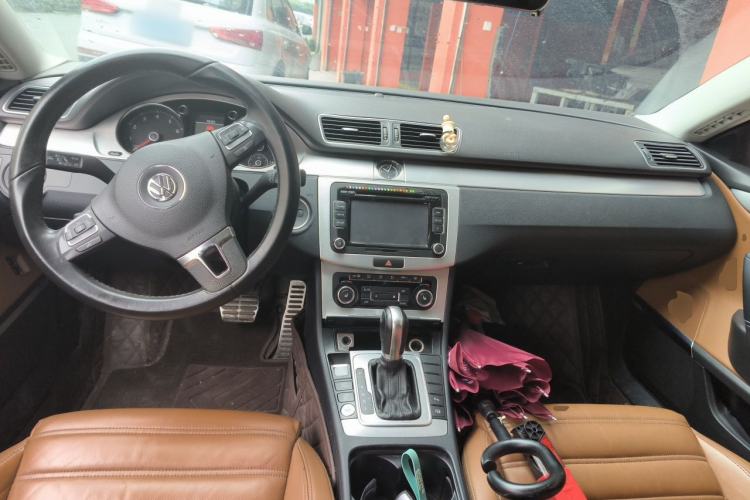 Used Volkswagen FAW-Volkswagen CC 2012 1.8TSI Luxury Model Center Console