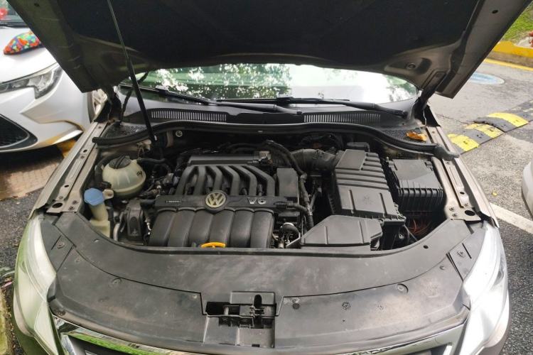 Used Volkswagen FAW-Volkswagen CC 2012 3.0 FSI V6 Engine Bay