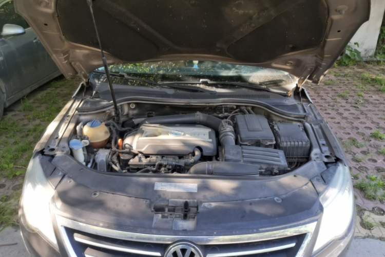 Used Volkswagen FAW-Volkswagen CC 2012 1.8TSI Elite Edition Engine Bay