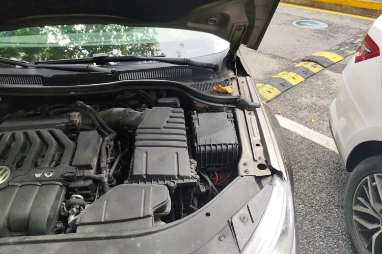 Used Volkswagen FAW-Volkswagen CC 2012 3.0 FSI V6 Engine Bay Left