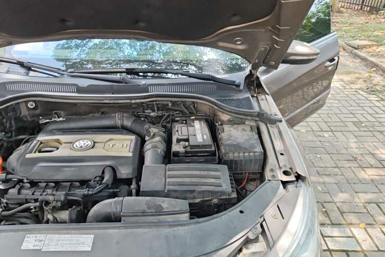 Used Volkswagen FAW-Volkswagen CC 2012 1.8TSI Prestige Model Engine Bay Left
