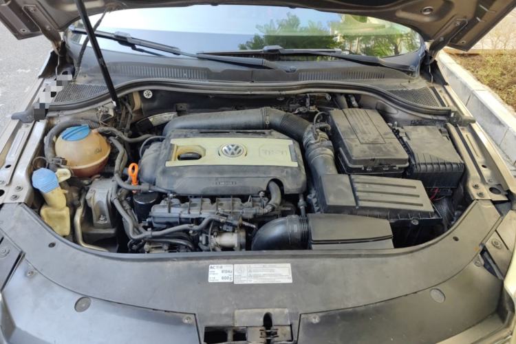 Used Volkswagen FAW-Volkswagen CC 2012 2.0 TSI Ultimate Edition Engine Bay