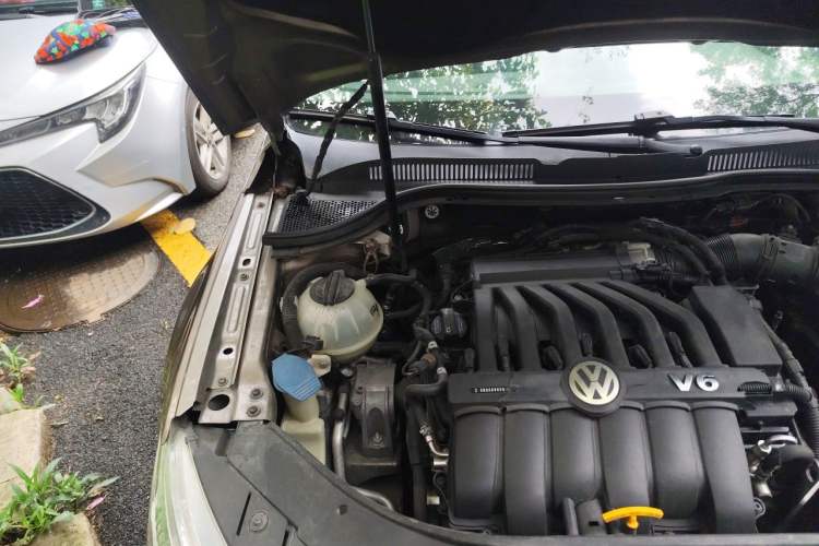 Used Volkswagen FAW-Volkswagen CC 2012 3.0 FSI V6 Engine Bay Right