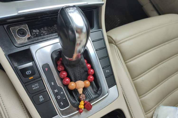 Used Volkswagen FAW-Volkswagen CC 2012 1.8TSI Elite Edition Gear Lever