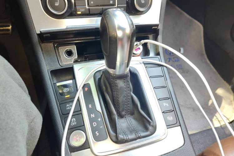 Used Volkswagen FAW-Volkswagen CC 2012 2.0 TSI Ultimate Edition Gear Lever