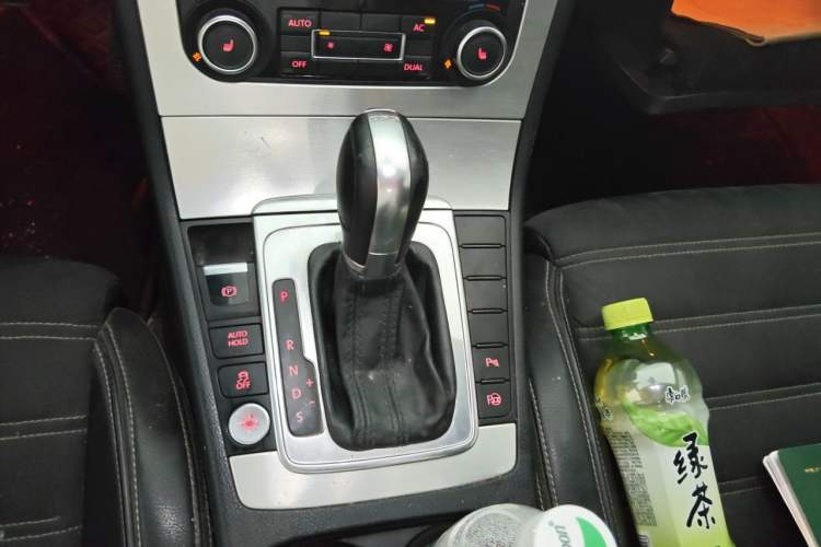 Used Volkswagen FAW-Volkswagen CC 2012 2.0 TSI Ultimate Edition Gear Lever