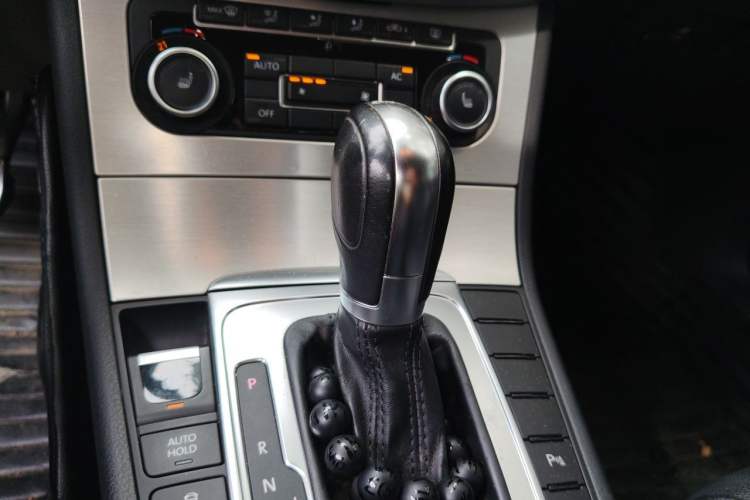 Used Volkswagen FAW-Volkswagen CC 2012 1.8TSI Prestige Model Gear Lever