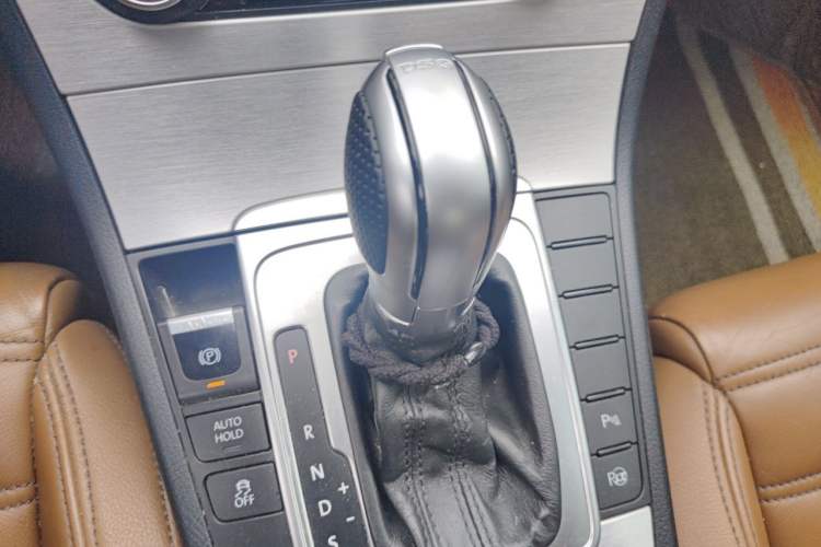 Used Volkswagen FAW-Volkswagen CC 2012 1.8TSI Elite Edition Gear Lever