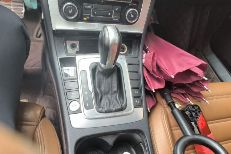 Used Volkswagen FAW-Volkswagen CC 2012 1.8TSI Luxury Model Gear Lever