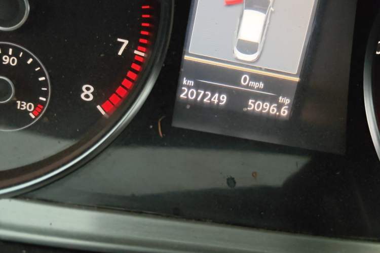 Used Volkswagen FAW-Volkswagen CC 2012 2.0 TSI Ultimate Edition Odometer Close Up