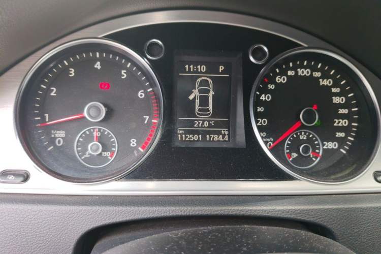 Used Volkswagen FAW-Volkswagen CC 2012 1.8TSI Prestige Model Odometer Close Up