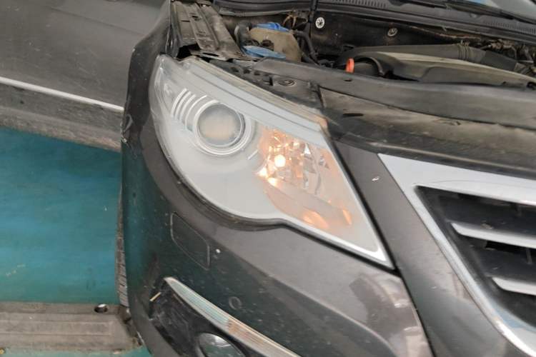 Used Volkswagen FAW-Volkswagen CC 2012 2.0 TSI Ultimate Edition Right Front Headlight