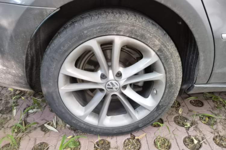 Used Volkswagen FAW-Volkswagen CC 2012 1.8TSI Elite Edition Right Rear Wheel Hub