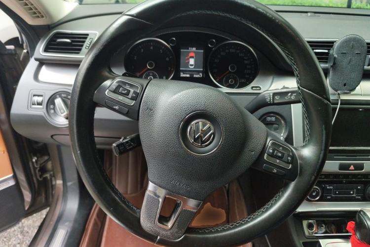 Used Volkswagen FAW-Volkswagen CC 2012 3.0 FSI V6 Steering Wheel