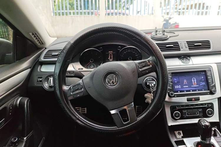 Used Volkswagen FAW-Volkswagen CC 2012 1.8TSI Prestige Model Steering Wheel