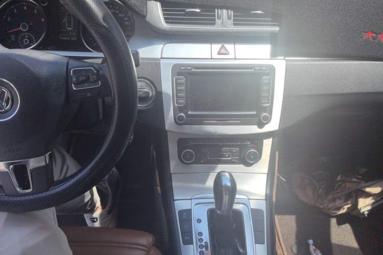 Used Volkswagen FAW-Volkswagen CC 2012 1.8TSI Luxury Model Audio And AC Panel
