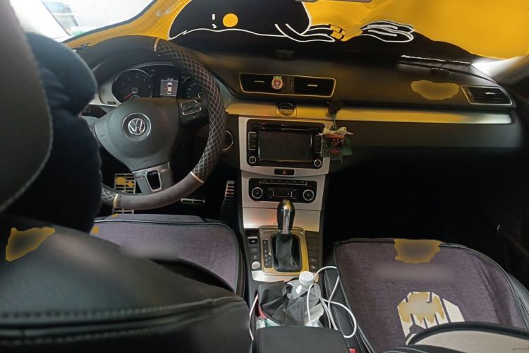 Used Volkswagen FAW-Volkswagen CC 2012 1.8TSI Luxury Model Center Console