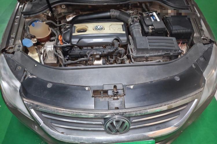 Used Volkswagen FAW-Volkswagen CC 2012 2.0 TSI Luxury Model Engine Bay
