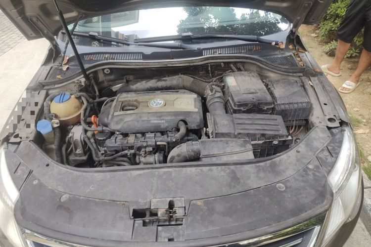 Used Volkswagen FAW-Volkswagen CC 2012 2.0 TSI Luxury Model Engine Bay