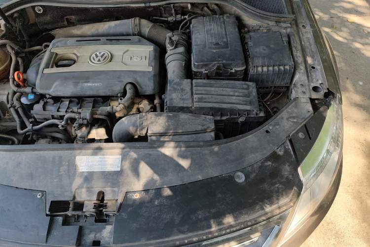 Used Volkswagen FAW-Volkswagen CC 2012 1.8TSI Luxury Model Engine Bay Left