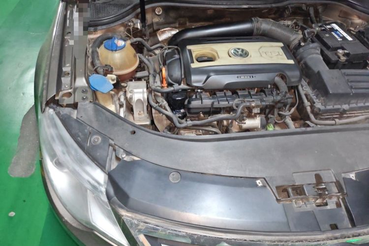 Used Volkswagen FAW-Volkswagen CC 2012 2.0 TSI Luxury Model Engine Bay Right