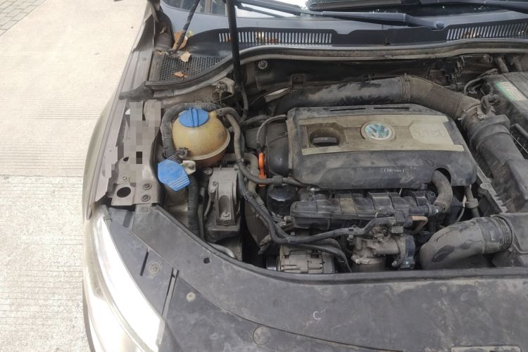 Used Volkswagen FAW-Volkswagen CC 2012 2.0 TSI Luxury Model Engine Bay Right