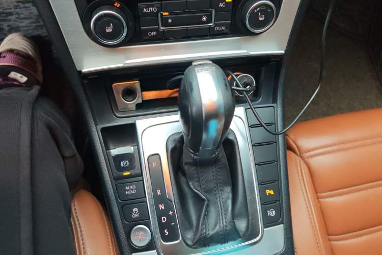 Used Volkswagen FAW-Volkswagen CC 2012 1.8TSI Elite Edition Gear Lever
