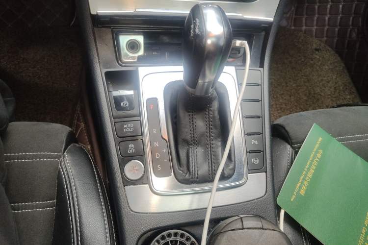 Used Volkswagen FAW-Volkswagen CC 2012 2.0 TSI Luxury Model Gear Lever