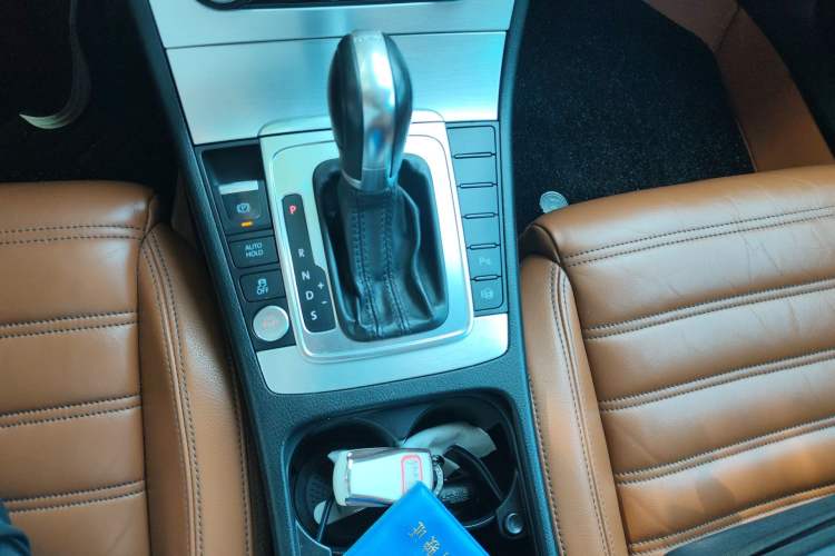 Used Volkswagen FAW-Volkswagen CC 2012 1.8TSI Luxury Model Gear Lever