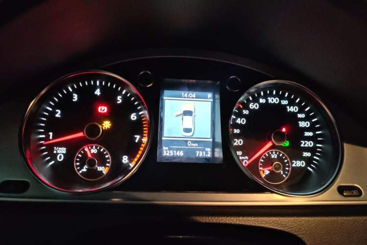 Used Volkswagen FAW-Volkswagen CC 2012 2.0 TSI Luxury Model Instrument Cluster