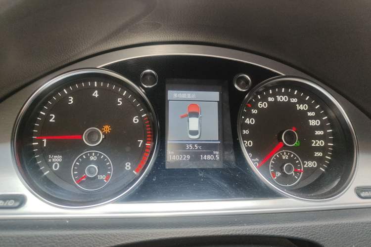 Used Volkswagen FAW-Volkswagen CC 2012 2.0 TSI Luxury Model Instrument Cluster