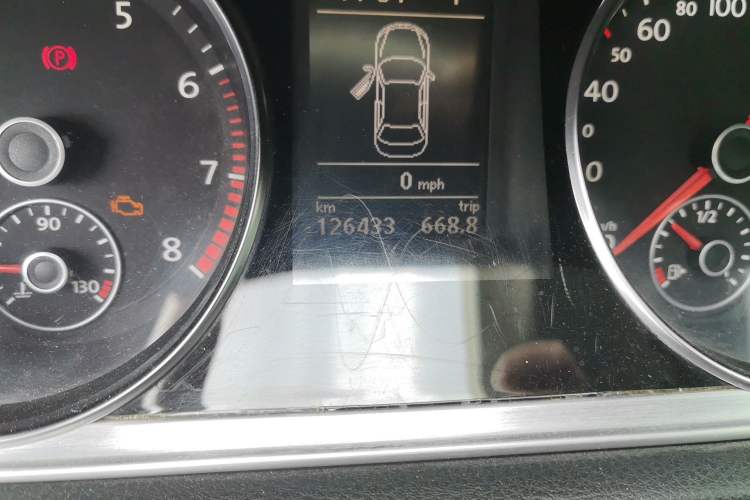 Used Volkswagen FAW-Volkswagen CC 2012 1.8TSI Prestige Model Odometer Close Up
