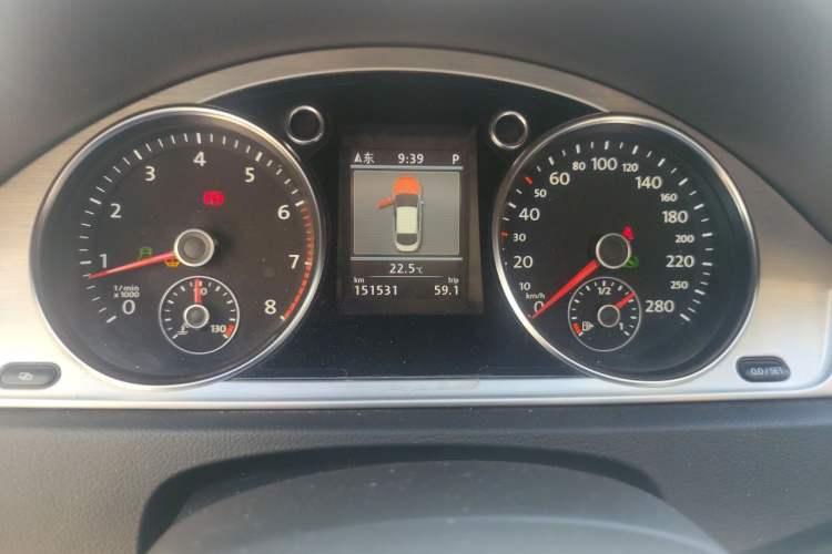 Used Volkswagen FAW-Volkswagen CC 2012 2.0 TSI Ultimate Edition Odometer Close Up