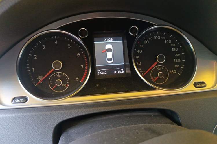 Used Volkswagen FAW-Volkswagen CC 2012 1.8TSI Luxury Model Odometer Close Up