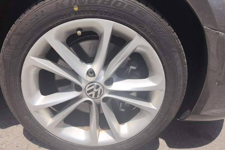 Used Volkswagen FAW-Volkswagen CC 2012 1.8TSI Luxury Model Right Front Wheel Hub