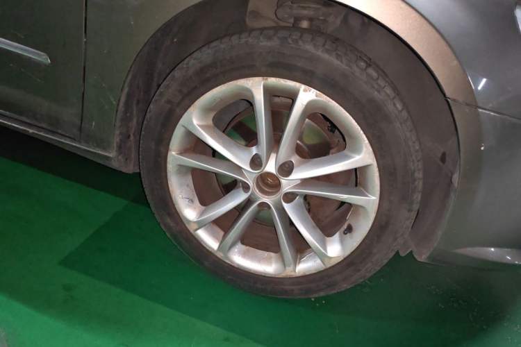 Used Volkswagen FAW-Volkswagen CC 2012 2.0 TSI Luxury Model Right Front Wheel Hub