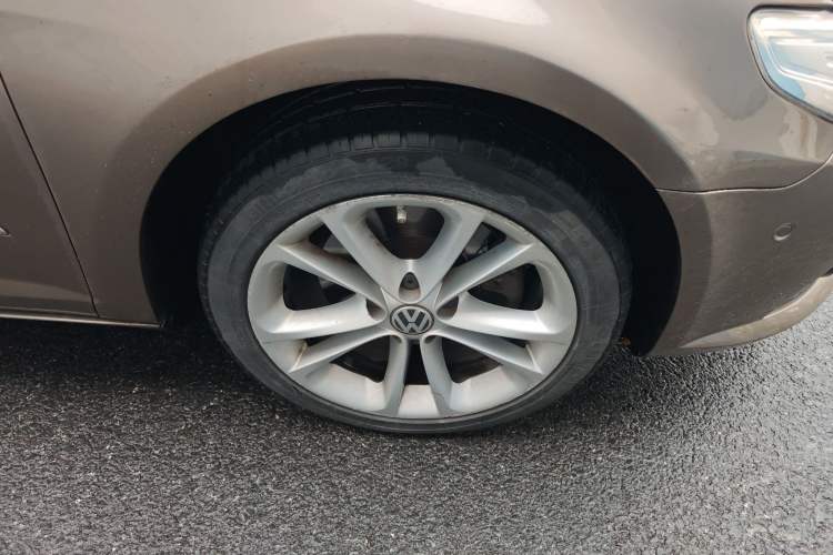 Used Volkswagen FAW-Volkswagen CC 2012 1.8TSI Elite Edition Right Front Wheel Hub