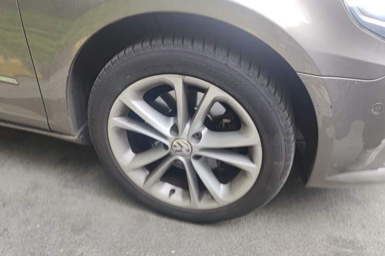 Used Volkswagen FAW-Volkswagen CC 2012 2.0 TSI Ultimate Edition Right Front Wheel Hub