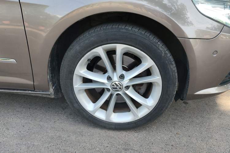 Used Volkswagen FAW-Volkswagen CC 2012 1.8TSI Luxury Model Right Front Wheel Hub